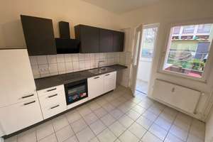 2-Zimmer-Wohnung mit neuer Einbauküche und Loggia