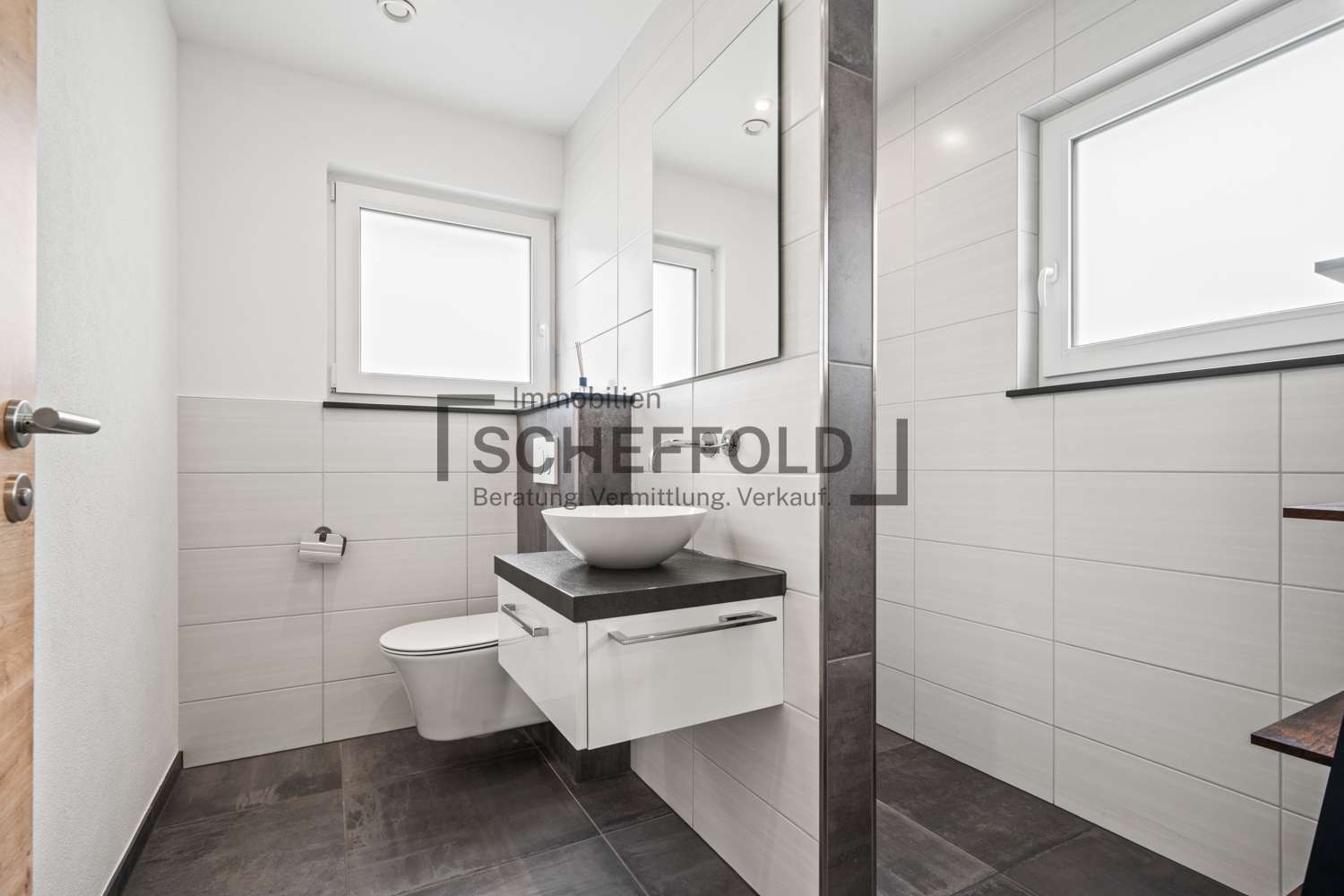 Immobilie in Gutenzell-Hürbel - Komfortabel! Zeitgemäßes Wohnkonzept mit Technik, Stil und Effizienz - Bild 9