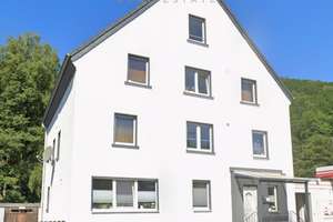 Solides Mehrfamilienhaus in Hagen-Priorei – 7 Wohneinheiten + 4 Garagen, kontinuierlich modernisiert