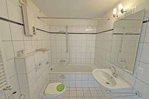 Helle 2-Zimmerwohnung mit Balkon im Zentrum von Duisburg - mit Einbauküche! – Poststraße 36, 47051 Altstadt, Duisburg – Vorschaubild 7