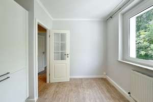 Hochwertige 3-Zimmer-Wohnung mit exklusiver Einbauküche, verglaster Südloggia & PKW-Stellplatz – Sternberger Straße 12, 18109 Lichtenhagen, Rostock – Vorschaubild 8