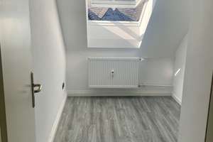 Helle 3 Zimmer Dachgeschosswohnung mit 2 Bädern in Frankfurt-Oberrad – Die vollständige Adresse der Immobilie erhältst du vom Anbieter., 60599 Oberrad, Frankfurt am Main – Vorschaubild 4