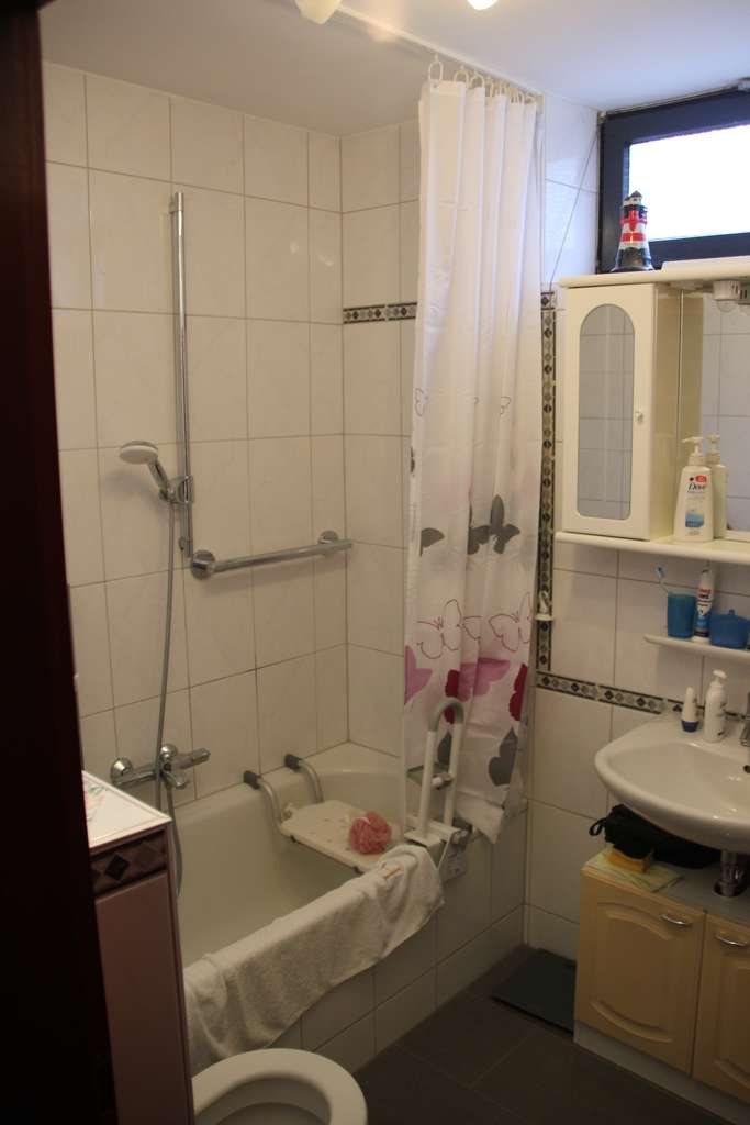 Immobilie in Bedburg-Hau - Zweifamilienhaus in malerischer Feldrandlage – Ihr neues Zuhause erwartet Sie! - Bild 4