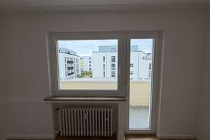 3ZKB Wohnung / Einbauküche / Balkon / renoviert - Neuehrenfeld – Methweg 12, 50823 Bilderstöckchen, Köln – Vorschaubild 3
