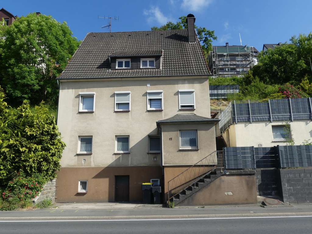 Immobilie in Werdohl - Charmantes Mehrfamilienhaus mit drei Wohneinheiten in attraktiver Lage von Werdohl zu verkaufen! - Bild 0