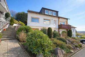 2-Familienhaus / Mehrgenerationenhaus auf ca. 900m² großen Erbpachtgrundstück in Ho