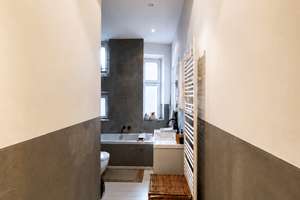 Ein Altbau, wie man ihn heute kaum noch findet: Stuck, Holzdielen & Balkon – Die vollständige Adresse der Immobilie erhältst du vom Anbieter., 10435 Prenzlauer Berg, Berlin – Vorschaubild 7