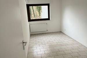 Helle 4-Zimmer-EG-Wohnung mit Terrasse & Garten am Waldrand im Norden von Darmstadt – Die vollständige Adresse der Immobilie erhältst du vom Anbieter., 64289 Darmstadt-Ost, Darmstadt – Vorschaubild 6