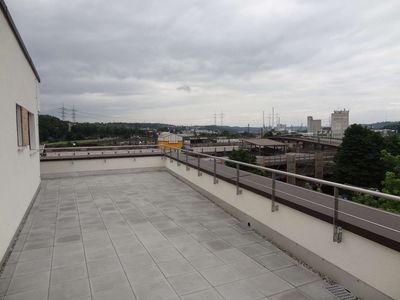 TOP Angebot! Attraktive Wohnung mit riesiger Dachterrasse!