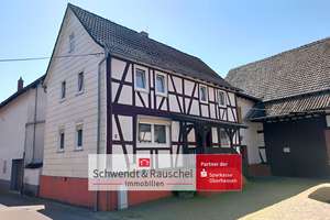 Einfamilienhaus mit Scheune in Nidda-Fauerbach – Die vollständige Adresse der Immobilie erhältst du vom Anbieter., 63667 Nidda – Vorschaubild 1
