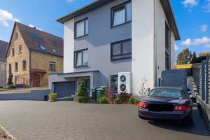 Einfamilienhaus in Oberderdingen inklusive Einliegerwohnung, Pool & Sauna – Die vollständige Adresse der Immobilie erhältst du vom Anbieter., 75038 Oberderdingen – Vorschaubild 1