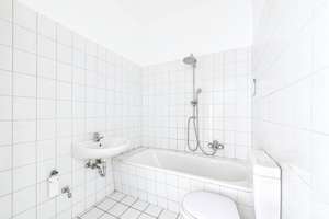 Möbeliertes Helles WG-Zimmer | Stadtfeld Ost | All-inclusive – Große Diesdorfer Straße 14, 39108 Stadtfeld Ost, Magdeburg – Vorschaubild 2