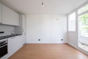 Lichtdurchflutetes City-Apartment mit Design-EBK I Balkon I Aufzug I hochwertigem Badezimmer, bezugs – Eisenzahnstraße 14, 10709 Wilmersdorf, Berlin – Vorschaubild 7