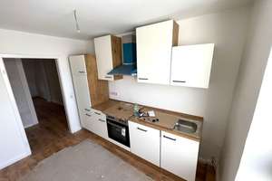 Hell, sehr zentral und mit Einbauküche: freundliche 3-Zimmer-Wohnung in Flensburg – Johanisstraße 75-77, 24937 Sankt Johannis, Flensburg – Vorschaubild 2