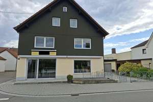 Wohn-/Geschäftshaus mit 2 Wohneinheiten, ehem. Bäckereifachgeschäft und Gewerbe-/Nutzflächen – Tassilostraße 7, 85126 Münchsmünster – Vorschaubild 2