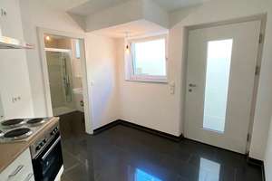 Moderne 2-Zimmer-Einliegerwohnung mit Einbauküche & separatem Eingang – Am Eglenbach 21, 73035 Göppingen – Vorschaubild 8