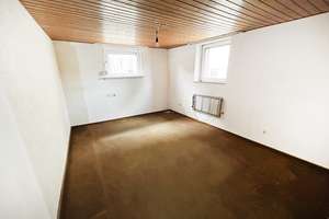 Viel Haus & Wohnfläche für wenig Geld – 1-2 Familienhaus – Lenningen – Gutenberger Str. 12, 73252 Lenningen – Vorschaubild 3