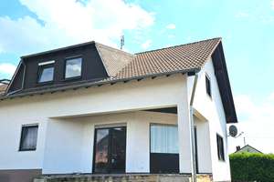 1391 Ruhig gelegen: Freistehendes Einfamilienhaus für die große Familie  mit viel Potential – 55450 Langenlonsheim – Vorschaubild 1