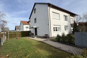 
Energieeffizientes Zweifamilienhaus mit großem Grundstück und Ausbauoption in Schwabmünch – Die vollständige Adresse der Immobilie erhältst du vom Anbieter., 86830 Schwabmünchen – Vorschaubild 2