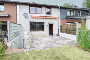 Charmantes Zuhause mit Potenzial- Reihenmittelhaus in Essen – Die vollständige Adresse der Immobilie erhältst du vom Anbieter., 45309 Schonnebeck, Essen – Vorschaubild 2
