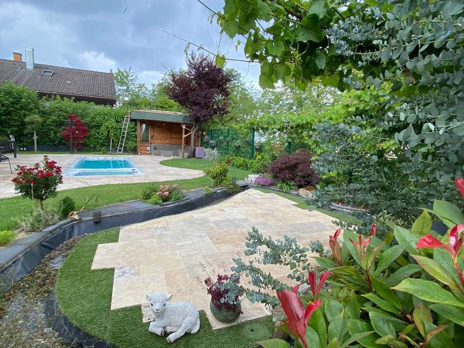 Garten mit Pool 3