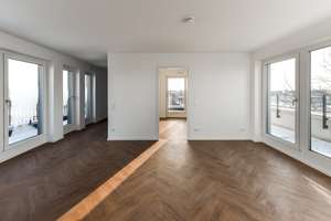 Sehr helle Dachgeschosswohn ung mit Terrasse und einer Süd-West-Ost Aussrichtung! – Moissistraße 31, 12489 Adlershof, Berlin – Vorschaubild 1