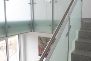 Moderne 1-Zimmer-Wohnung in naturnaher Lage in München-Lochhausen! Nur mit München Modell Miete! – Federseestr. 6, 81249 Lochhausen, München – Vorschaubild 2