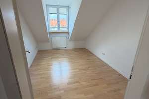 Exklusive Dachgeschosswohnung mit Balkon – stilvolles Wohnen über den Dächern Münchens – Die vollständige Adresse der Immobilie erhältst du vom Anbieter., 80809 Am Riesenfeld, München – Vorschaubild 14
