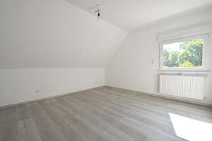 Einzugsfertige Dachgeschosswohnung am Lohmühlenpark! ! – Beckeradsdelle 114, 45897 Buer, Gelsenkirchen – Vorschaubild 4