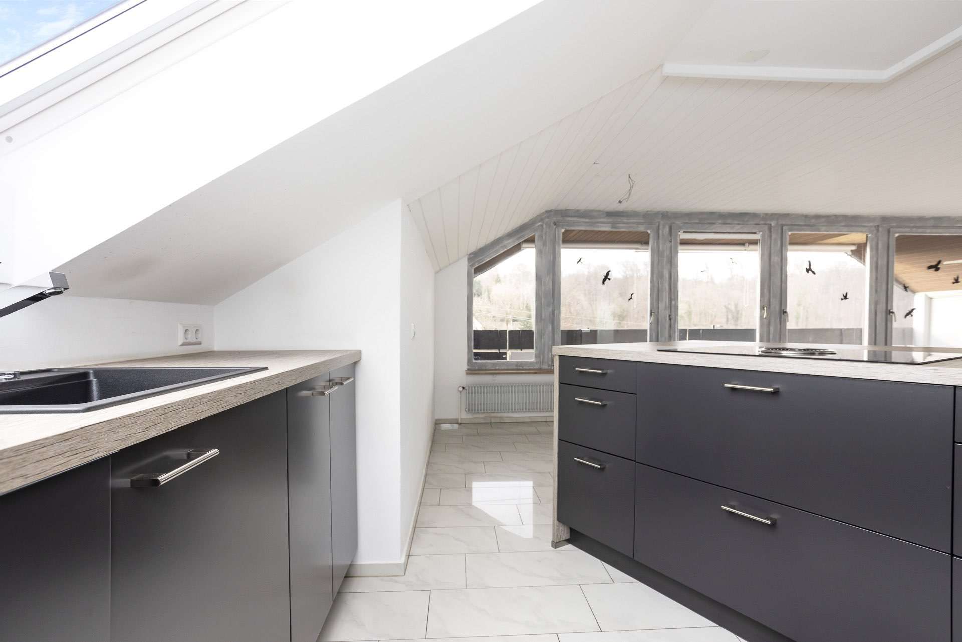 Immobilie in Grenzach-Wyhlen - Idyllisches WEITBLICKHEIM in Rührberg - moderne 3 Zi.-Whg, Panoramabalkon, Kochinsel & 2 Stellplätze - Bild 4