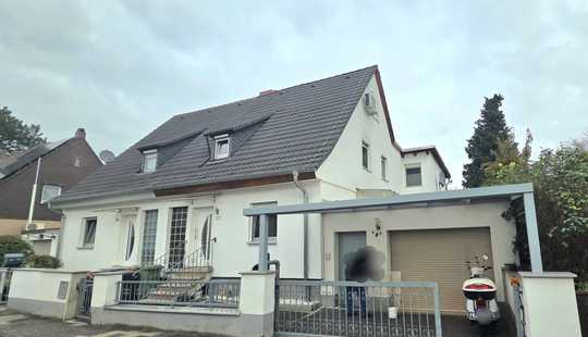 Bild von Große Doppelhaushälfte mit Einliegerwohnung, Garten und Garage in TOP-Lage