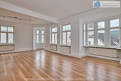 IM HERZEN VON ISERLOHN –AUSSERGEWÖHNLICHE UND GROSSZÜGIGE WOHNUNG IM HISTORISCHEN WOHN-GESCHÄFTSHAUS