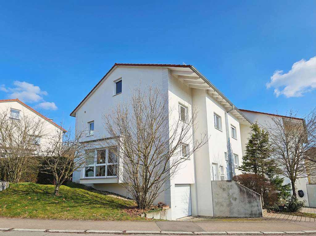 Immobilie in Sasbach - Moderne Doppelhaushälfte mit Garten und Terrasse - Bild 0