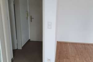 Vollständig renovierte 1-Zimmer-Wohnung mit EBK in Schulstraße, Ludwigshafen – Schulstraße 9, 67059 Mitte, Ludwigshafen am Rhein – Vorschaubild 2