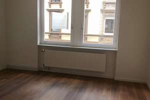 Ansprechende 4-Zimmer-Wohnung mit Balkon und Stellplatz in PF