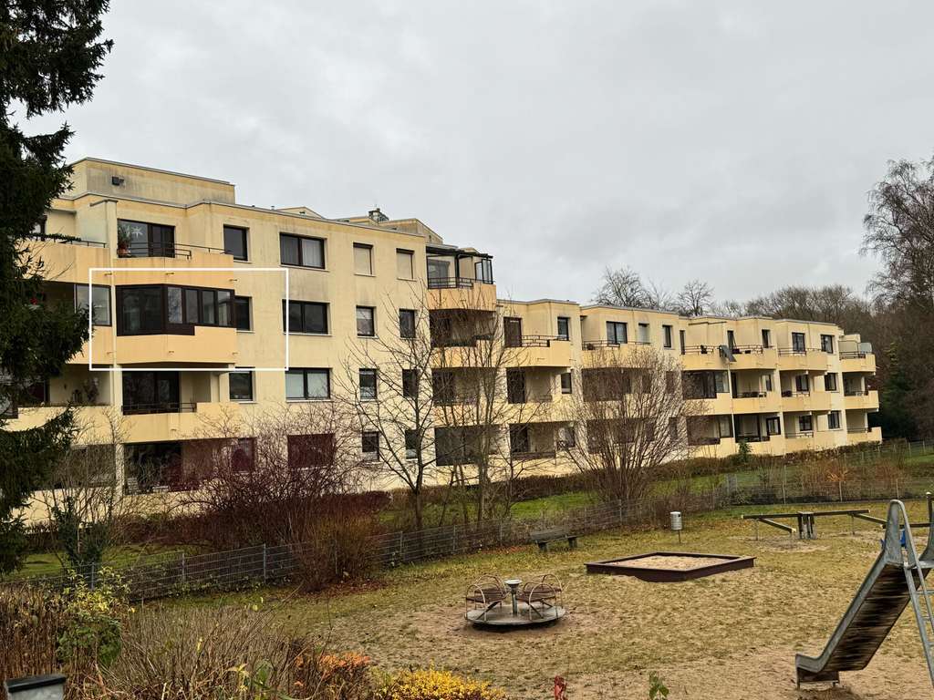 Immobilie in Bad Schwartau - Gepflegte 2-Zimmerwohnung mit Wintergarten, Aufzug & Tiefgarage - Bild 2