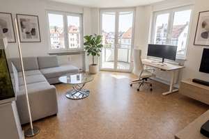 Attraktive 3-Zimmerwohnung in begehrter Lage von Gohlis Süd mit gr. Balkon, Gäste WC, Aufzug, TG