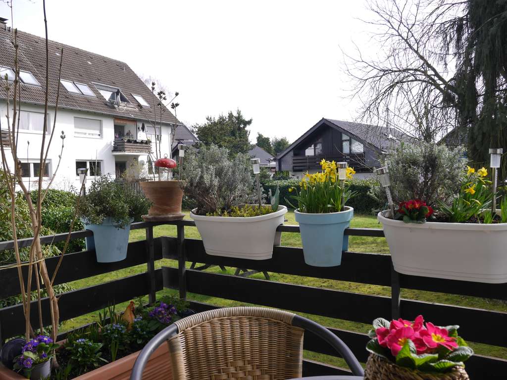 Immobilie in Rösrath - Geräumige 4-Zimmer-Wohnung in ruhiger Lage mit großem Gemeinschaftsgarten - Bild 2