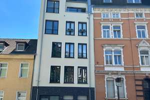 Lichtdurchflutete Maisonette 4-Zimmer-DG-Wohnung mit Balkon in Köln-Mülheim