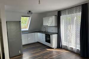 Osdorf modernisierte Maisonette Wohnung auf 2 Etagen-teilmöbiert