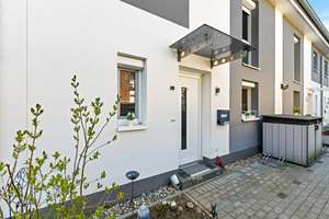 Neuwertiges modernes Townhouse in KFW 40 Standard A+ mit hübscher Terrasse und 2 Stellplätzen – Die vollständige Adresse der Immobilie erhältst du vom Anbieter., 23866 Nahe – Vorschaubild 4