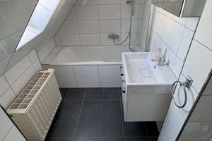 schöne, helle teilmöblierte DG-Wohnung gegenüber vom Schloßpark – Frintroper Str. 95, 45359 Schönebeck, Essen – Vorschaubild 8