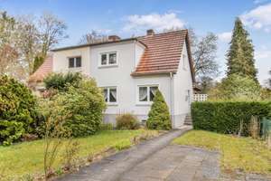 Charmante Doppelhaushälfte mit Potential in Bremen - Oberneuland