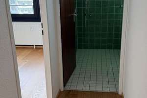 Großzügige 3-Zimmerwohnung mit Parkettboden und Einbauküche in Köln Westhoven – Die vollständige Adresse der Immobilie erhältst du vom Anbieter., 51149 Westhoven, Köln – Vorschaubild 6