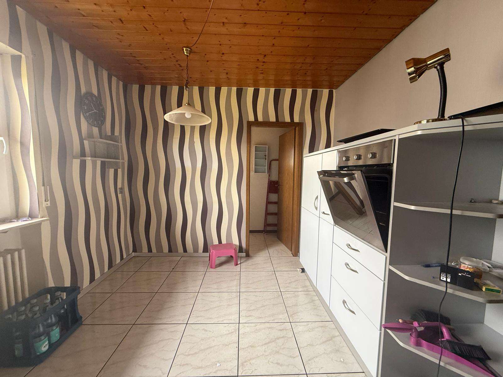 Immobilie in Walzbachtal - Große Wohnung mit Garage & Gartenanteil  4.ZKB + Balkon im schönen Walzbachtal - Bild 2