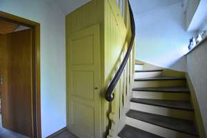 Attraktives Wohnhaus mit großzügigem Grundstück in bester Lage von Kitzingen – Die vollständige Adresse der Immobilie erhältst du vom Anbieter., 97318 Kitzingen – Vorschaubild 8