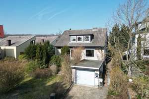 Ruhige Höhenlage von Kassel - Jungfernkopf trifft auf großzügige Architektur: Einzigartiges Einfa – Die vollständige Adresse der Immobilie erhältst du vom Anbieter., 34128 Jungfernkopf, Kassel – Vorschaubild 1