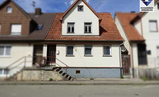 Sanierungsbedürftige Doppelhaushälfte in zentraler Lage - ideale Grundlage für Handwerker