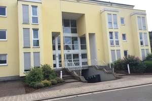 Geräumige 3 Zimmer Wohnung mit Terrasse und Tiefgaragenstellplatz