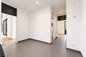 Repräsentativer Atriumbungalow mit großzügigem Raumkonzept, Einliegerbereich – 40547 Niederkassel, Düsseldorf – Vorschaubild 3